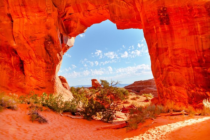 Moab Small-Group Arches NP Iconic Arches Sightseeing Tour - Booking Details