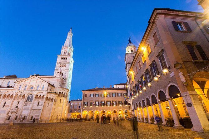 Modena Private Walking Tour - Tour Guide Isabella