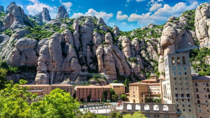 Monserrat Tour 5h From Barcelona - Common questions