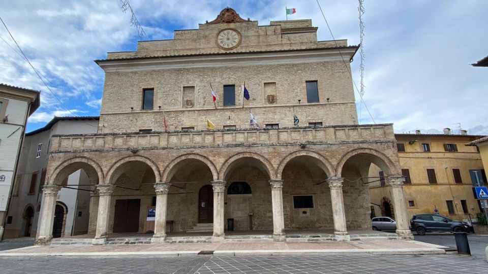 Montefalco: Guided Tour With Vineyard Visit and Lunch - Inclusions