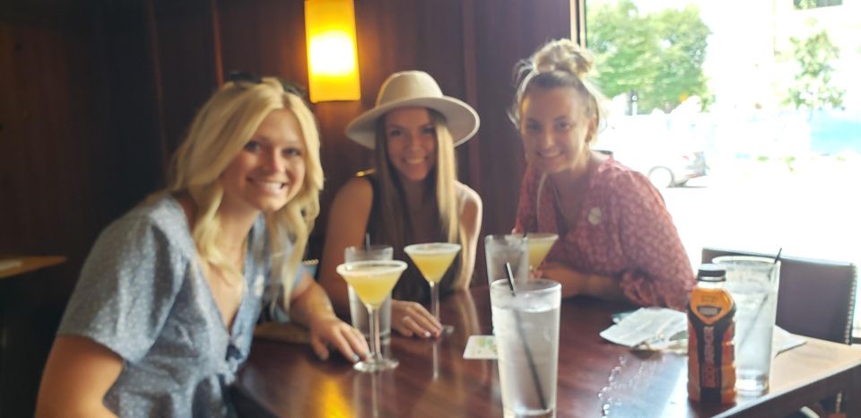 Nashville: Sip N' Shop Guided Walking Tour - Complimentary Wine and Cocktails