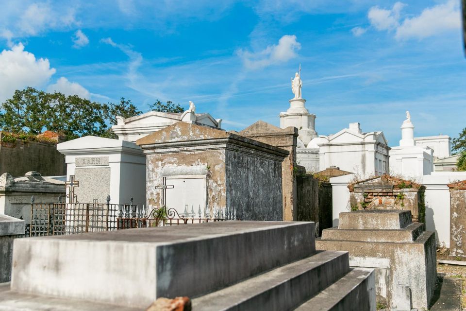 New Orleans: Walking Tour Inside St. Louis Cemetery No. 1 - Full Description of the Tour