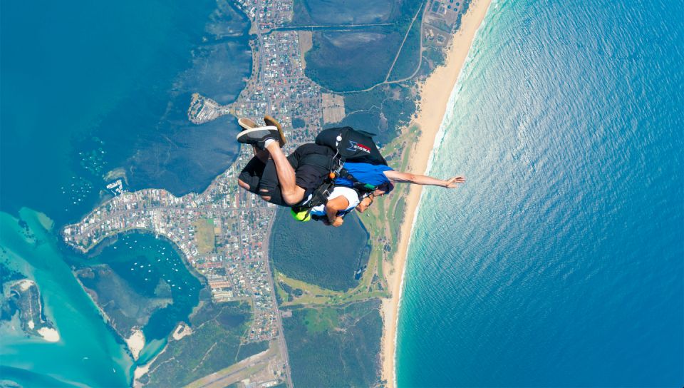 Newcastle: Tandem Beach Skydive With Optional Transfers - Participant Requirements and Restrictions