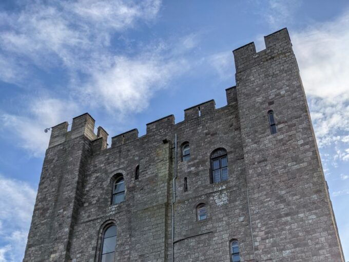 Northumberland: Private Bamburgh and Lindisfarne Guided Tour - Important Information