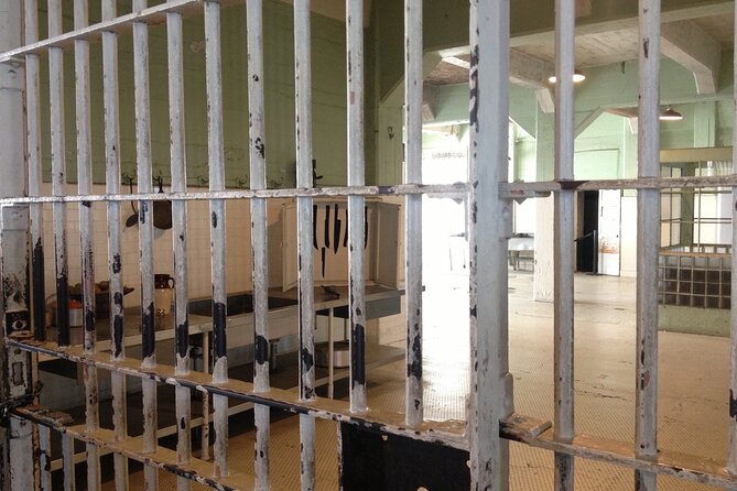 Official Alcatraz Island Prison Tour and San Francisco Bay Cruise - Tour Features and Customer Experience