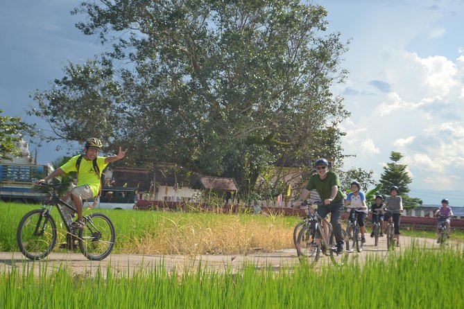 Overnight Mae Taeng Valley Cycling and Waterfall - Accommodation and Meals Included