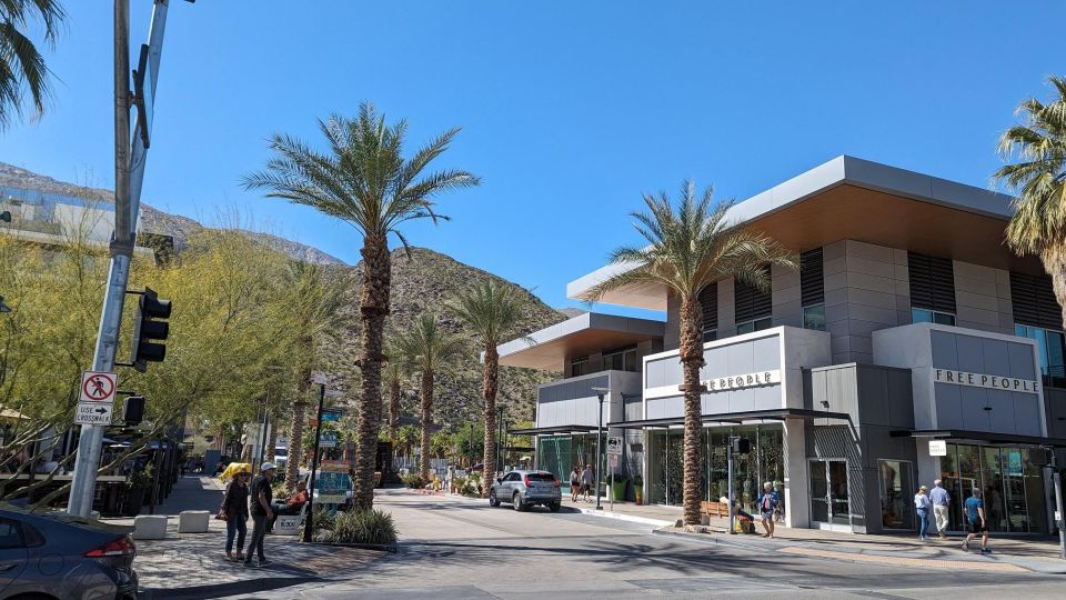 Palm Springs: Self-Guided Scavenger Hunt Walking Tour - Attractions and Challenges