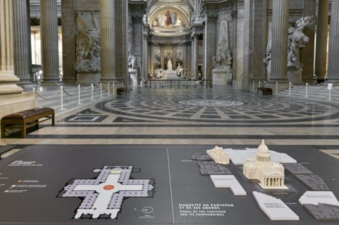 Panthéon of Paris: Private Guided Tour With Entrance Ticket - Notable Figures and Mausoleum Insights