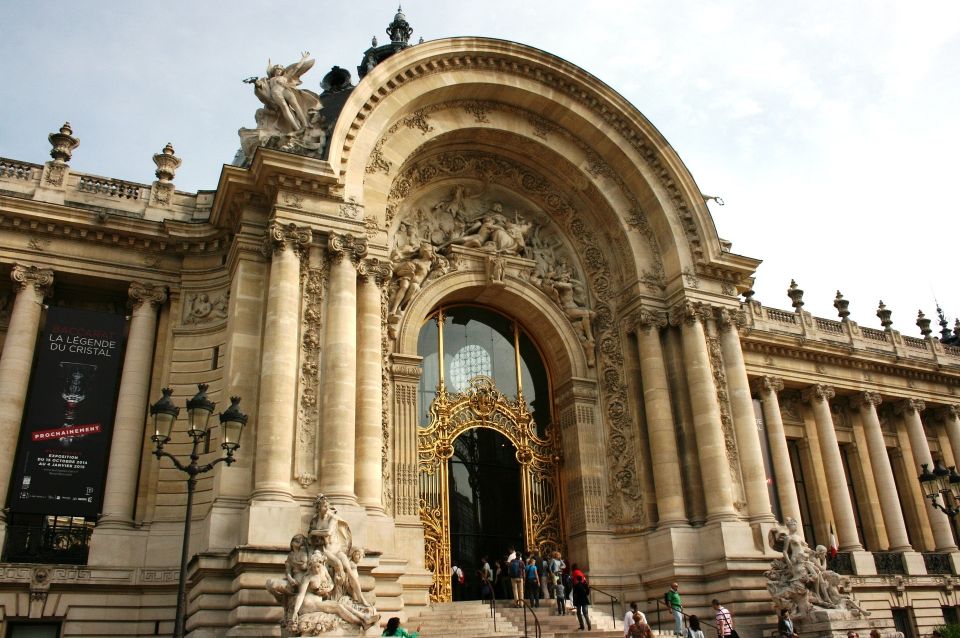 Paris: Arc De Triomphe Entry and Walking Tour - Tour Experience