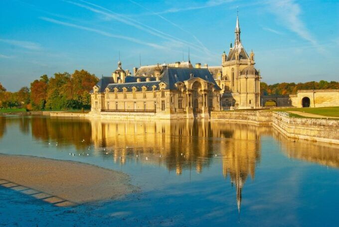 Paris: Chantilly Castle Private Transfer for 3 People - Background