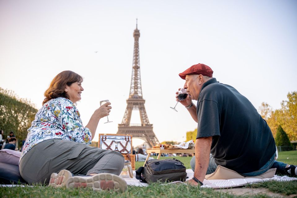 Paris: Picnic Experience in Front of the Eiffel Tower - Booking and Pricing