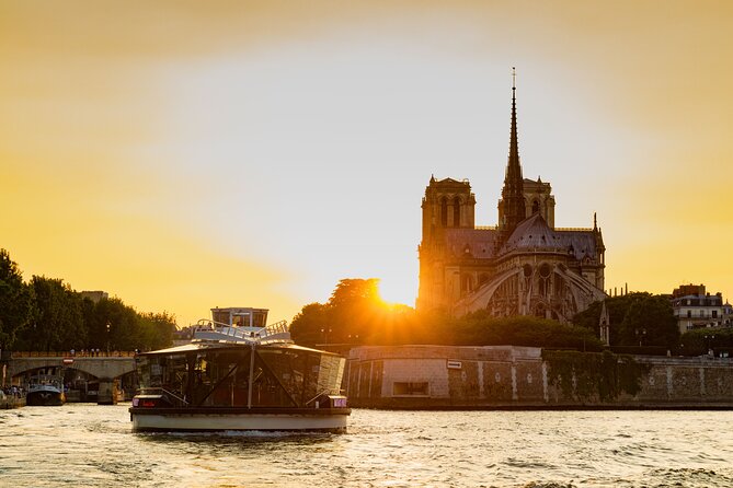 Paris Seine River Marriage Proposal Cruise by Bateaux Mouches - Capture Stunning Sunset Backdrop