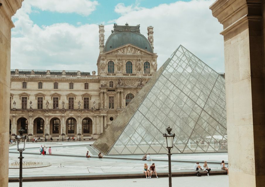 Paris: Skip-the-Line Louvre Museum Masterpieces Guided Tour - Meeting Point Details