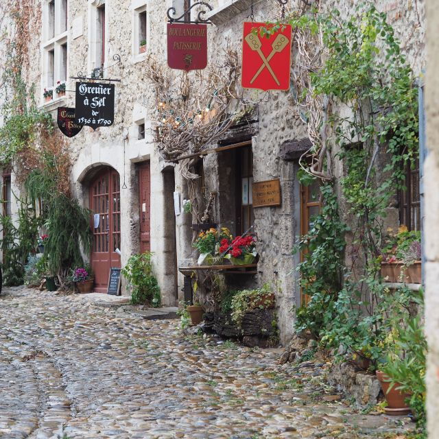 Pérouges : Medieval Village Private Guided Tour - Highlighted Activities