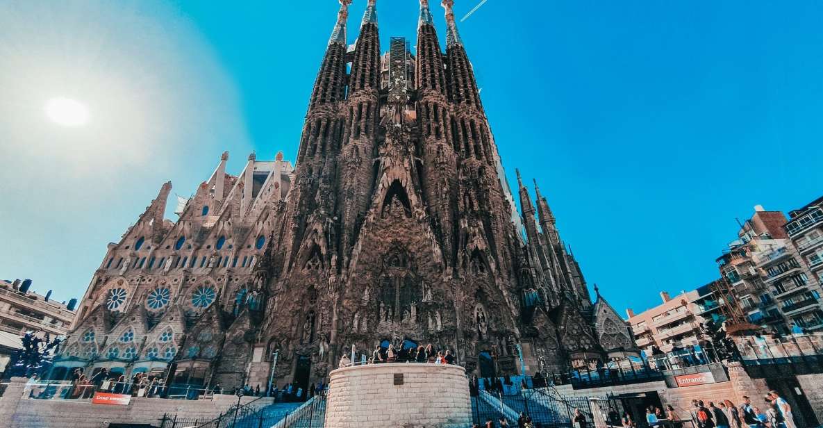 Photo Tour: Barcelona Famous Landmarks - Capturing Memories: Photography Tour Details