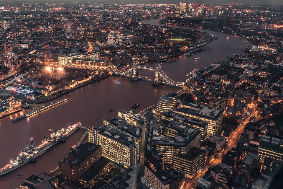 Photo Tour: London City of Lights - Common questions