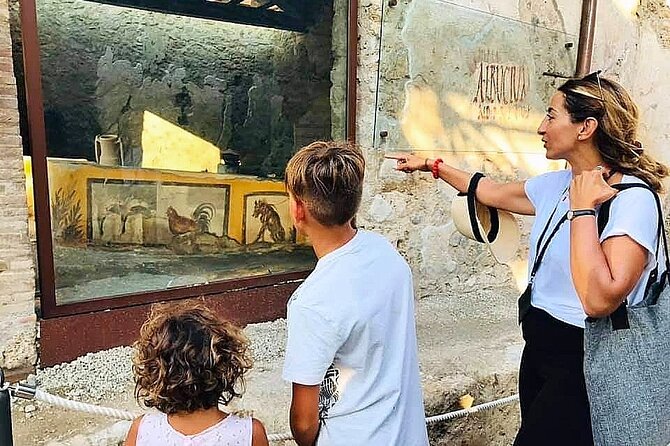 Pompeii Private Walking Tour With Expert and Authorized Guide - Key Points
