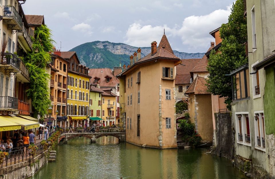Private 2-Hour Walking Tour of Annecy With Official Guide - Customer Review