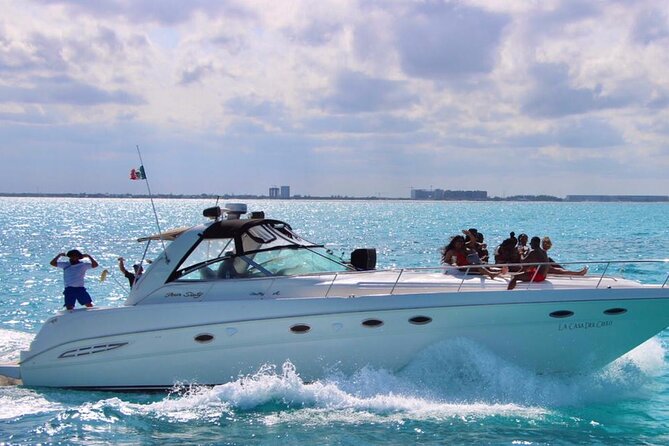 Private 48ft Premium Yacht Rental in Cancún 23P8 - Reviews and Questions