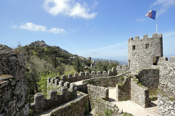 Private Car Tour to Pena Palace and National Park - Tour Guide Expertise