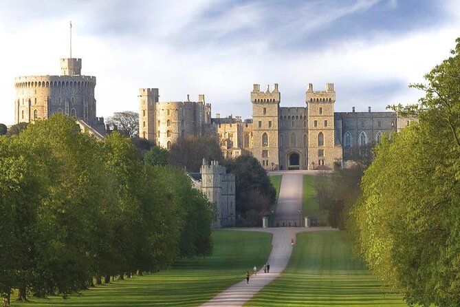 Private Expert-Led Ancient Oxfordshire and Windsor Castle Tour - Historical Insights