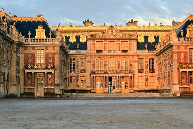 Private Fontainebleau, Versailles, Trianon From Paris by Mercedes - Expert Tour Guide Information