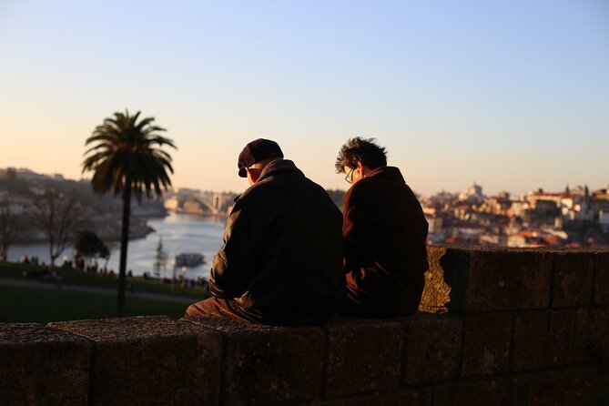 Private Guided Walking and Photography Tour in Porto - Common questions