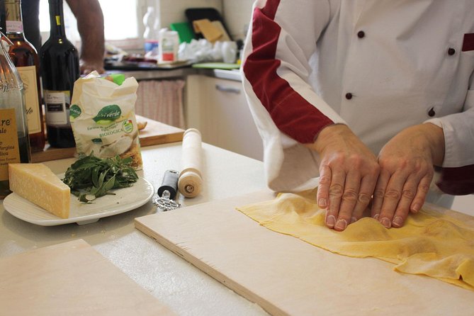 Private Market Tour, Pasta Making Class and Dinner With a Local Chef in Florence - Cancellation Policy