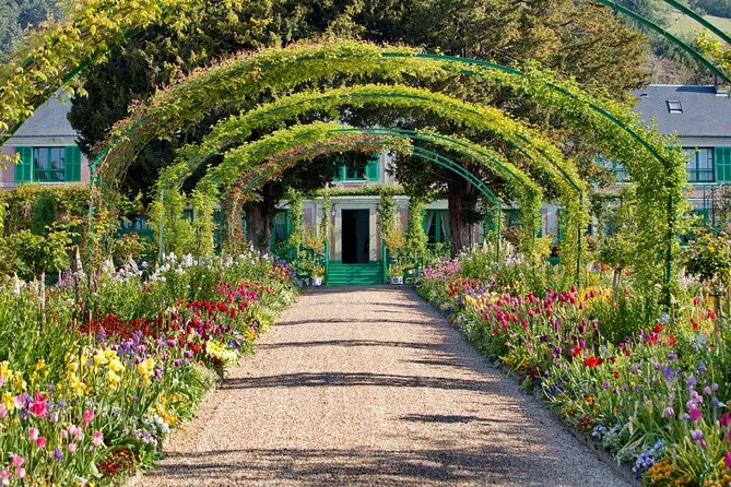 Private Round-Trip Transfer From Paris to Giverny - Additional Information and Assistance