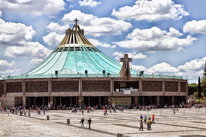 Pyramids of Teotihuacán and Basilica of Guadalupe - Directions and Itinerary