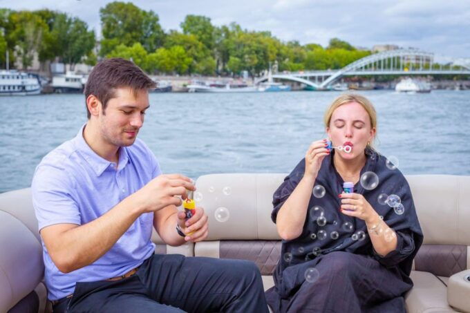 Romantic Photo Shooting on a Private Boat in Paris - Additional Information