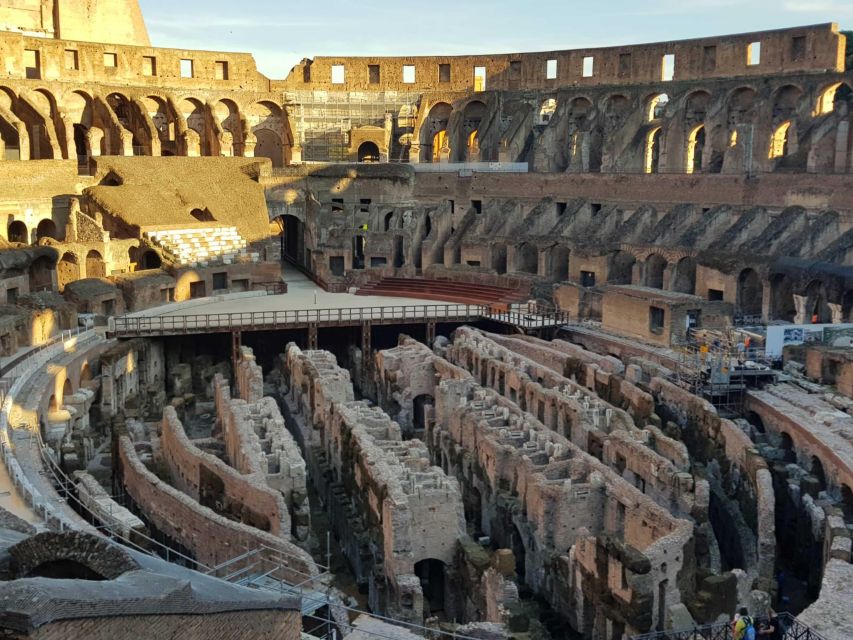 Rome: Colosseum and Historic Centre Private Walking Tour - Meeting Point