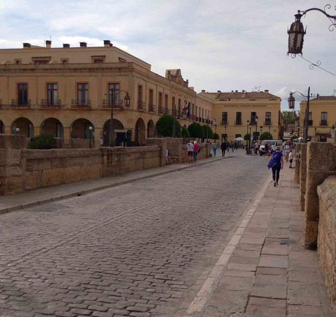 Ronda: Audio Guide Walking Tour With Puente Nuevo and Viejo - Important Info