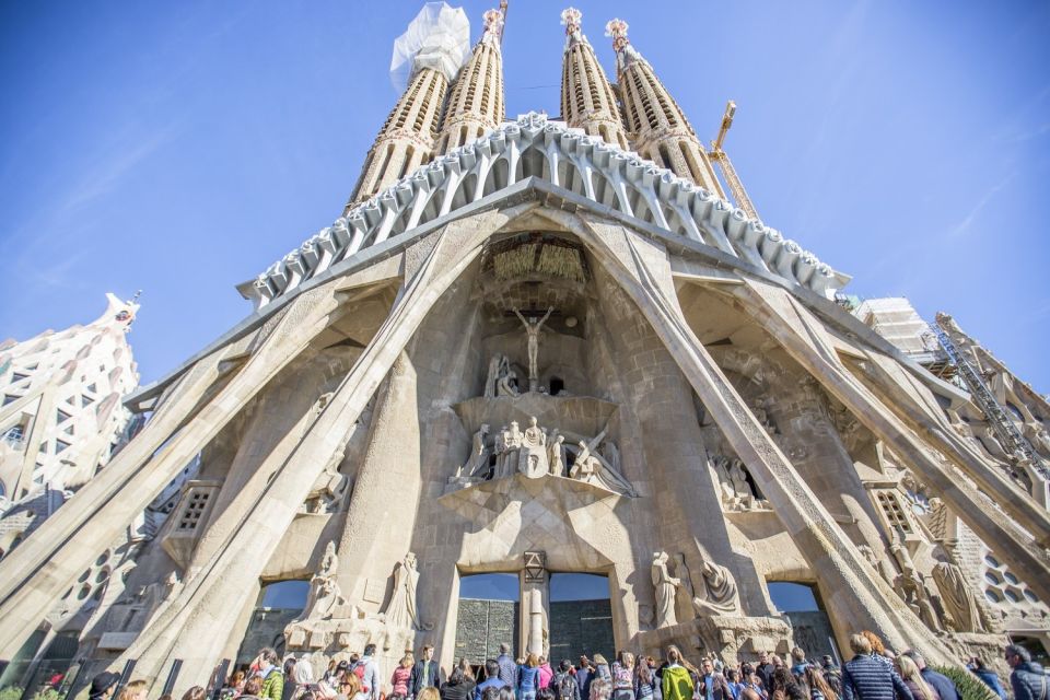 Sagrada Familia With Towers & Park Güell Skip-The-Line Tour - Review Summary