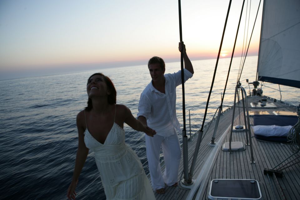 Santorini: Private Sailing Yacht Cruise With Meal & Drinks - Cruise Description and Inclusions