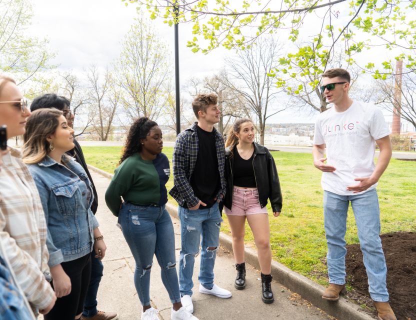 Seattle: LGBTQI History Walking Tour With Local Guide - Explore Seattle LGBTQ+ Landmarks