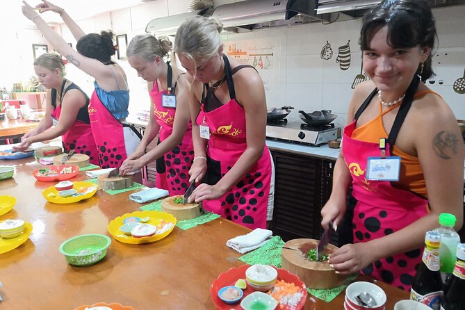 Secrets of Thai Cooking and Have Fun With a Market Tour From Chiang Mai - Additional Tour Details
