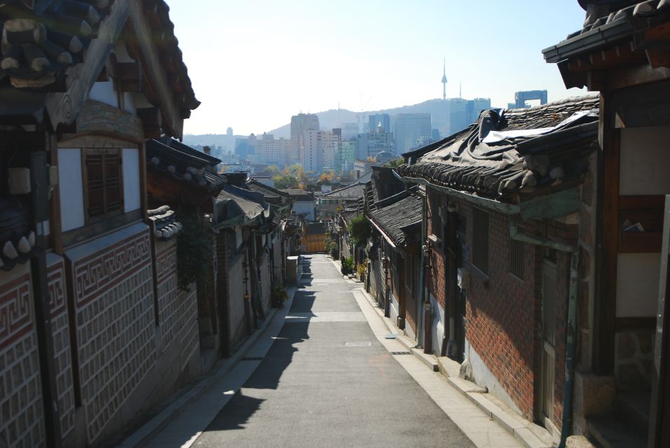 Seoul: Gyeongbok Palace, Bukchon Village, and Gwangjang Tour - Important Information