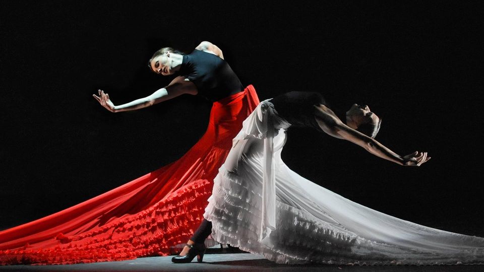 Sevilla: Flamenco Tour and Show - Booking Process and Meeting Point