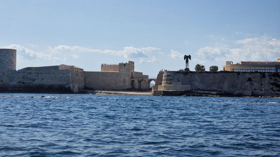 Siracusa: Ortigia +Sea Caves +Pillirina +Fishing Experience - Meeting Point Directions