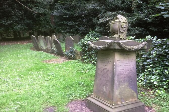 Small-Group St. James Cemetery Tour in Liverpool - Common questions