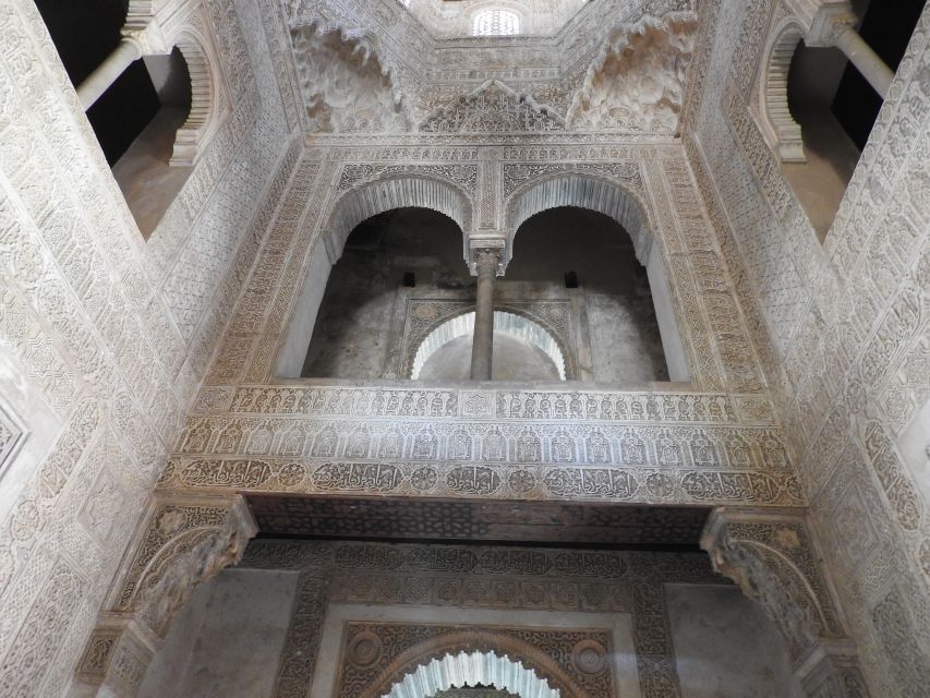 Sunset Legends of the Alhambra: Guided Tour in English - Location and Booking