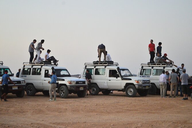 Sunset Safari Trip by Jeep - Buffet Dinner at a Bedouin-style Camp