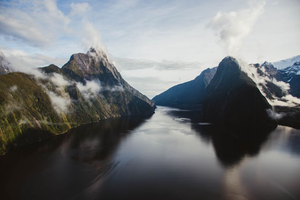 Te Anau: Helicopter Flight Over Sutherland Falls - Gift Option Available