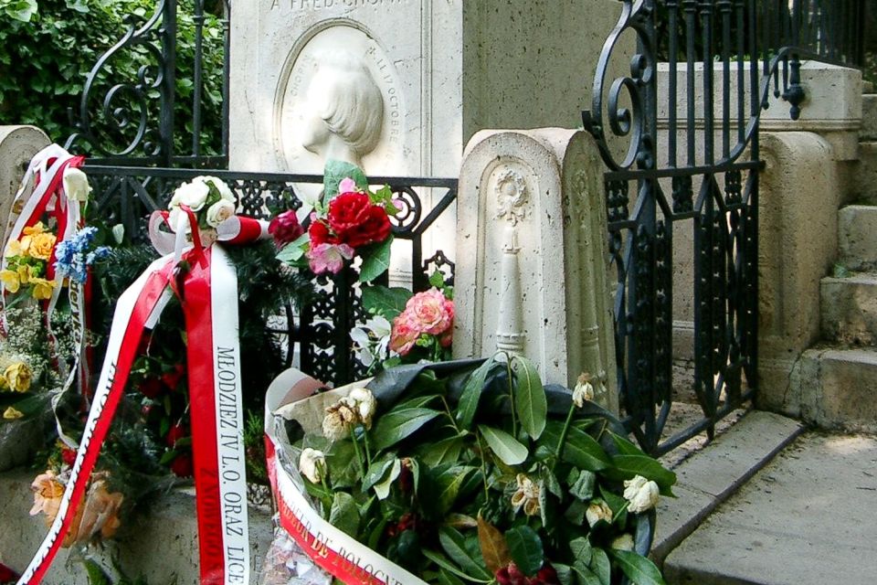 The Père Lachaise Cemetery: Guided 2-Hour Small-Group Tour - Customer Reviews