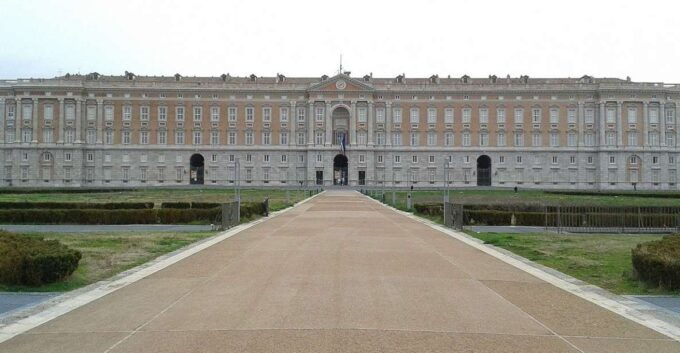 Time Travel : Royal Palace of Caserta and Gladiators - Highlights