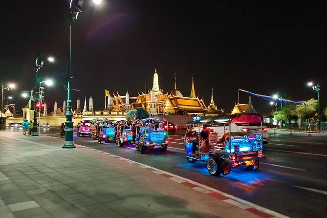 Tuk-tuk Tour Bangkok by Nighttime Sightseeing - Nighttime Attractions