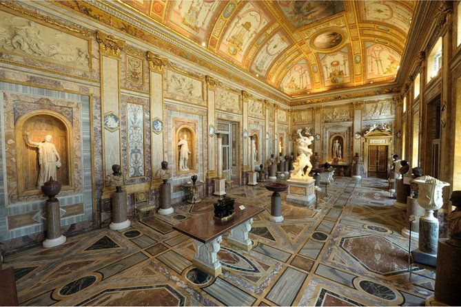 Uffizi Gallery Tour With Wine Tasting in Florence - Minimum Travelers Requirement