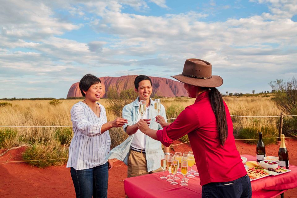 Uluru 1.5-Hour Sunset Tour With Sparkling Wine & Cheeseboard - Tour Duration