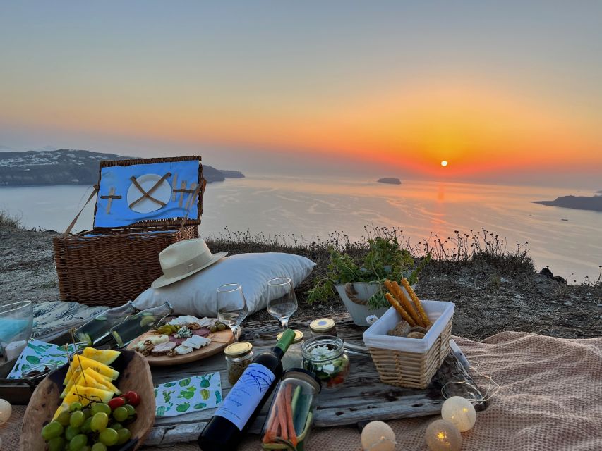 Uncrowded Santorini Sunset PicNic - Inclusions